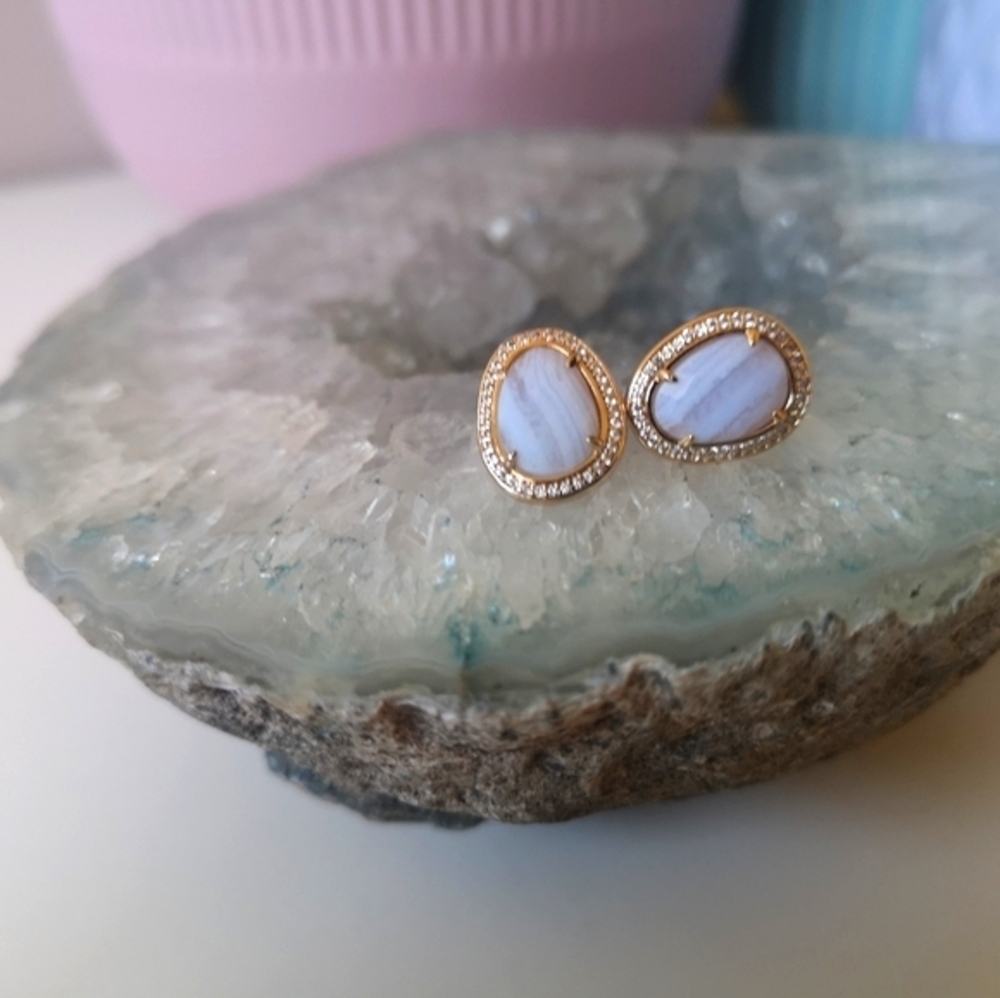 MELANIE AULD | Agate Stone Slice Earrings - Picture 2 of 4